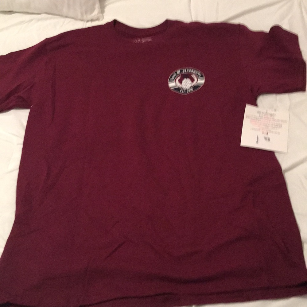 love& pineapples t-shirt size medium NWT